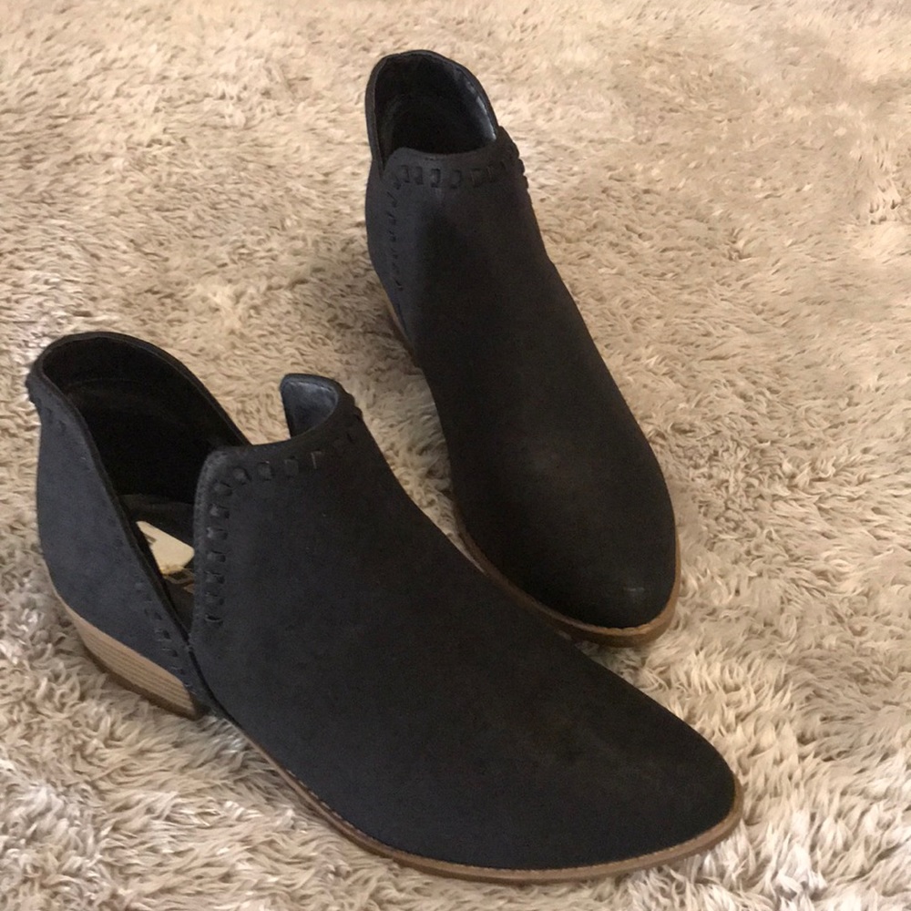 Low heel booties